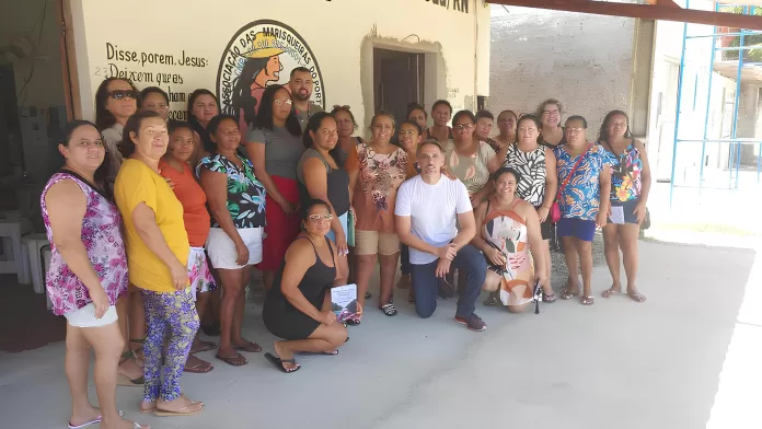 Grupo de marisqueiras do Projeto RedeMaris no Nordeste