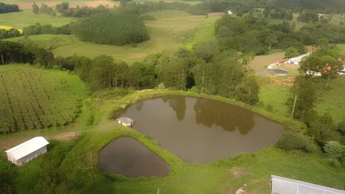 Vista aérea de propriedade rural em Santa Catarina