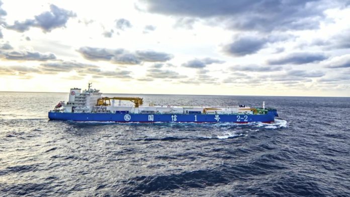 Navio chinês Conson No 1 2-2 utilizado na produção offshore de salmão