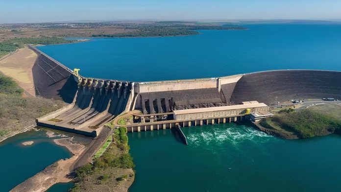 Reservatório de usina hidrelétrica utilizado para atividades de aquicultura sustentável
